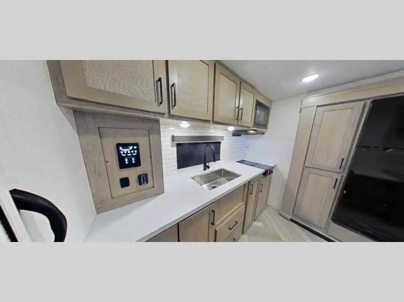 2027 Ember Rv E-Series 24RLD
