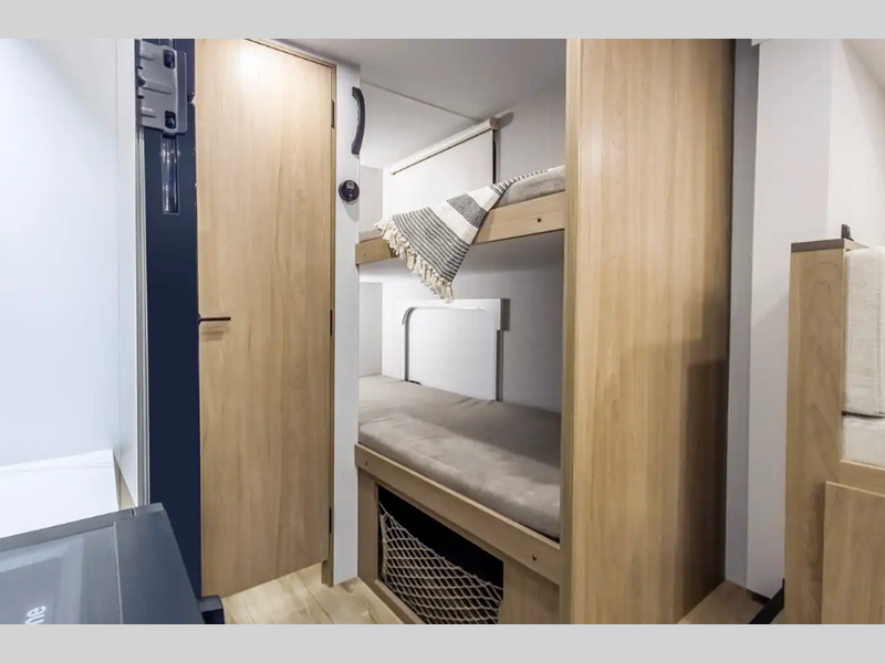 2027 WINNEBAGO MICRO MINNIE 2200 FRB
