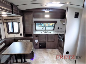 CrossRoads RV Sunset Trail Super Lite Interior