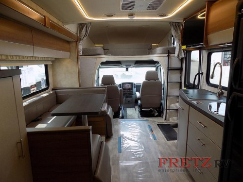 Winnebago Navion 24J Class C Motorhome Interior