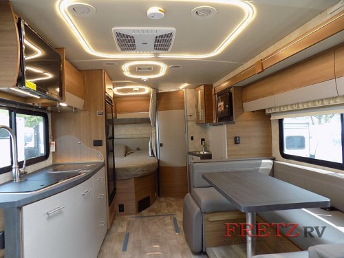 Winnebago Navion 24J Class C Motorhome Interior